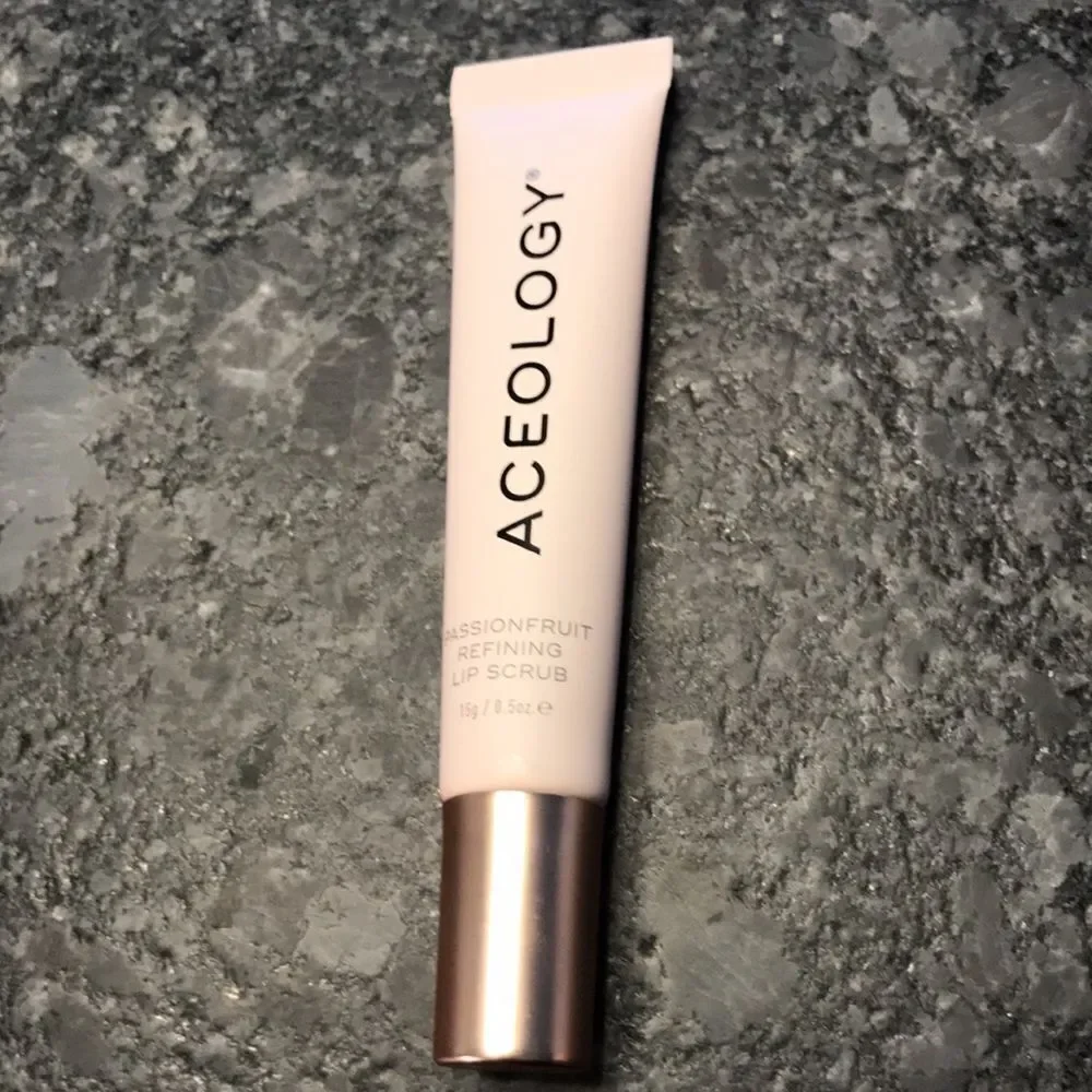 Aceology PASSIONFRUIT REFINING LIP SCRUB kissable 💋 lips ❤️